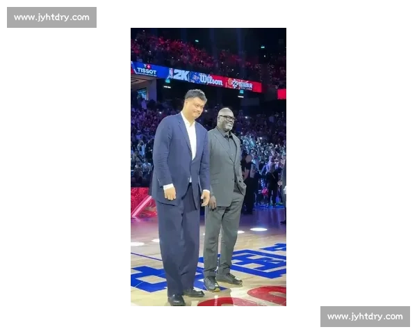 奥尼尔罕见显娇小！五人合影中竟有中国巨人姚明