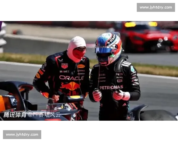 安东内利头盔视角：首圈追尾维斯塔潘瞬间全记录