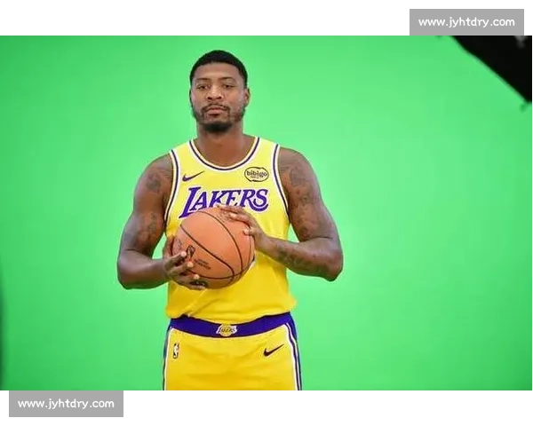 湖人官宣续约防守悍将！235 万美元锁定后场关键拼图