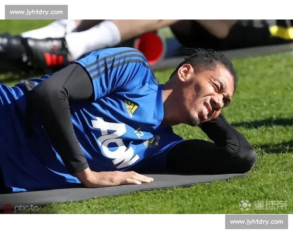 镜报：曼联被迫降价抛售马拉西亚，转会市场遇冷成烫手山芋