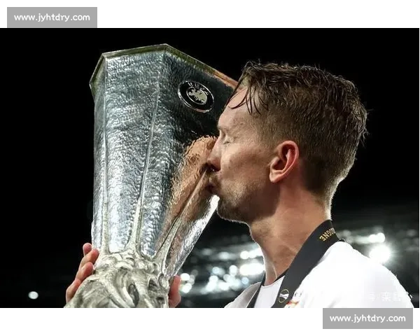 布鲁日 700 万欧签汉堡中场赖斯 荷甲劲旅补强核心 布鲁日 700 万欧签汉堡中场赖斯 荷甲劲旅补强核心