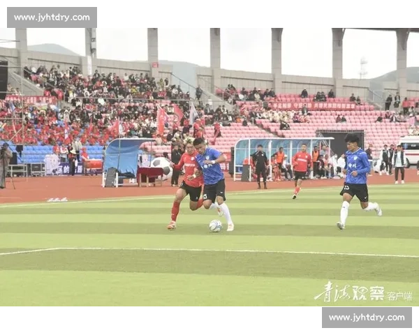 蓝白战火重燃：青超联赛巅峰对决燃爆高原绿茵场